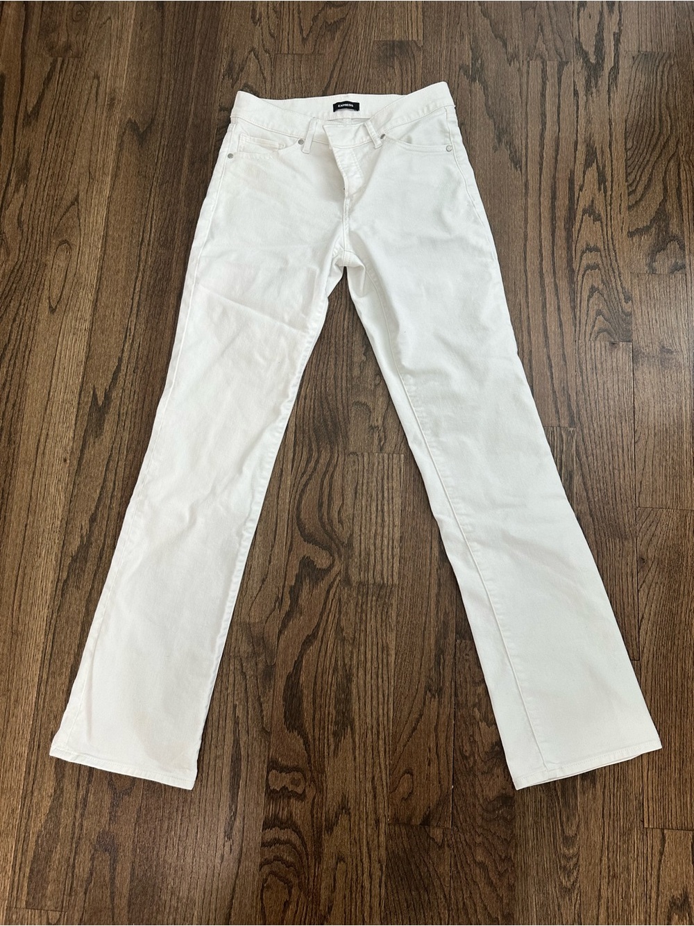 Express Editor Boot Low-Rise White Straight-Leg Jeans